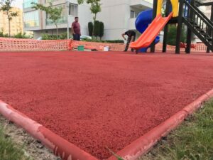 SBR Dökme Kauçuk Zemin Kaplama 1 dokme kaucuk zemin kaplamalari